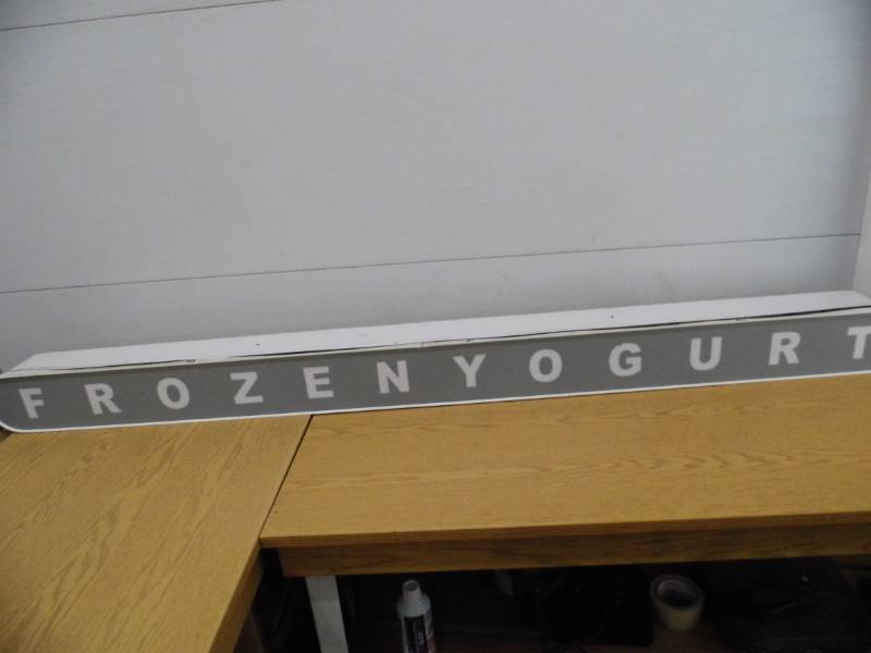 lot 84 image: Frozen Yogurt LED Sign
