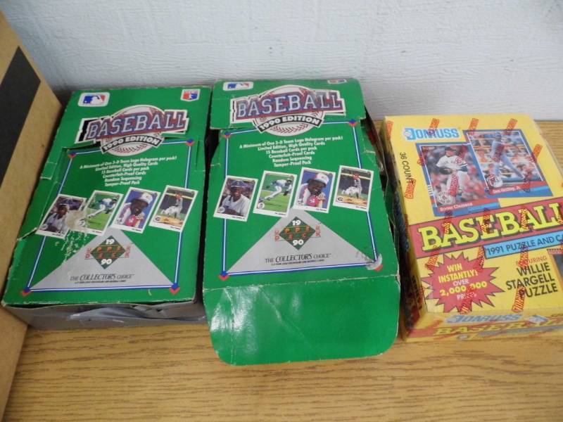lot 102 image: Baseball Cards