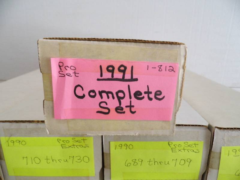 lot 103 image: Large Lot of NFL Cards
