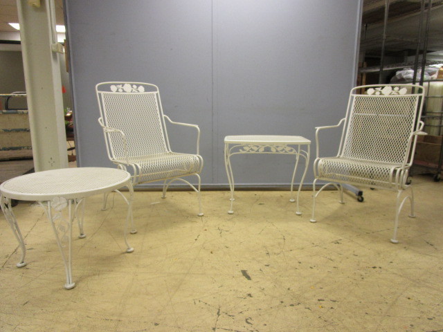 lot 202 image: METAL PATIO FURNITURE