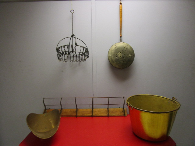 lot 215 image: ANTIQUE FIREPLACE POPCORN POPPERCHESTNUT ROASTER AND MORE