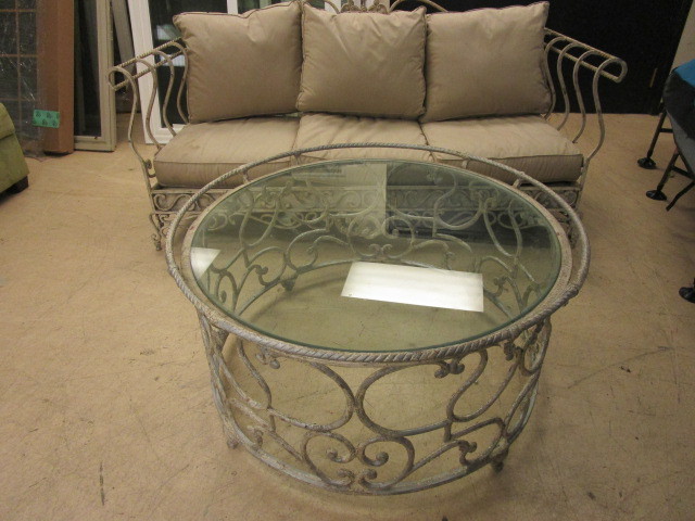 lot 220 image: DECORATIVE WROUGHT IRON PATIO SOFA AND TABLE