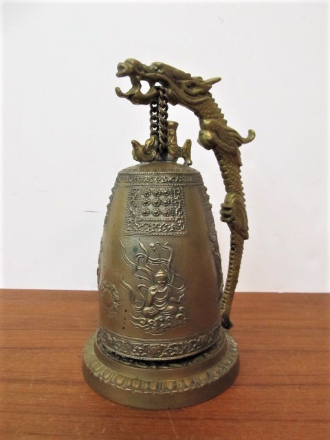 lot 52 image: Vintage Brass Oriental Style Dragon Bell