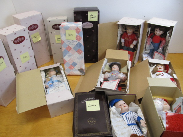 lot 15 image: Large Lot of Mint In Box ASHTON DRAKE Porcelain Dolls