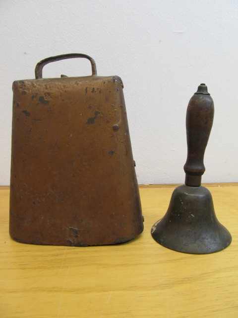 lot 30 image: Antique Cow & Hand Bell