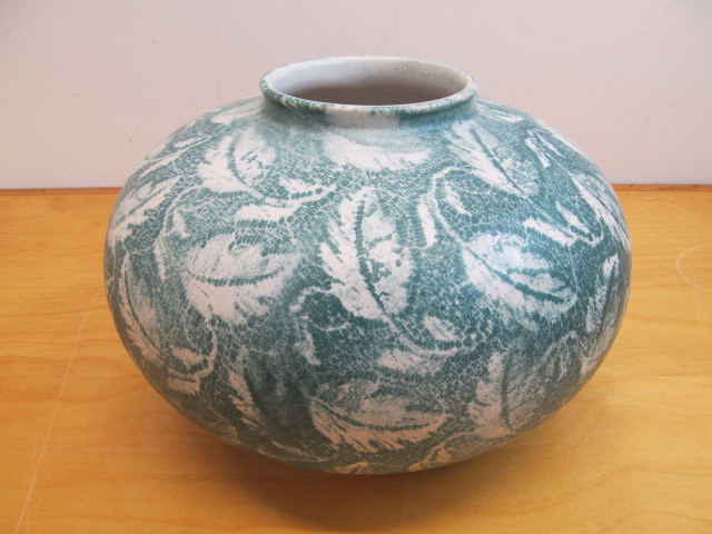 lot 31 image: Large Vintage West German Art Pottery Vase