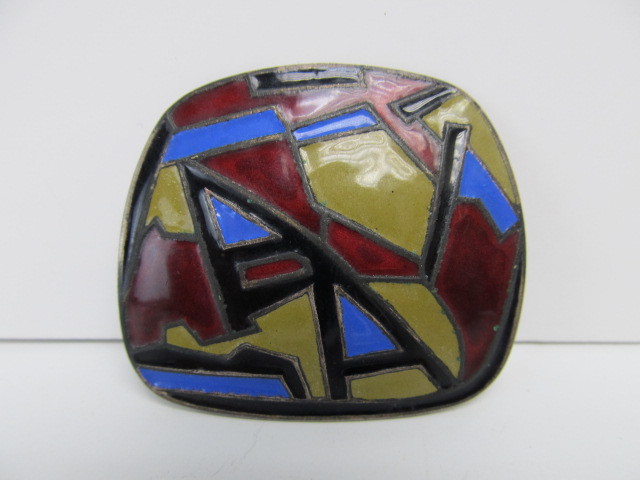 lot 50 image: Very Nice Signed Vintage Mid Century Russian Enameled Brooch Pin