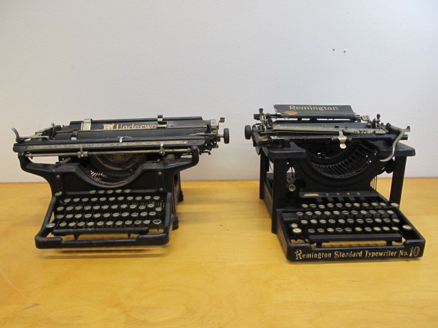 lot 151 image: Vintage Remington & Underwood Typewriters