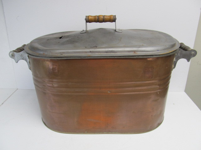 lot 196 image: Antique copper Boiler wLid