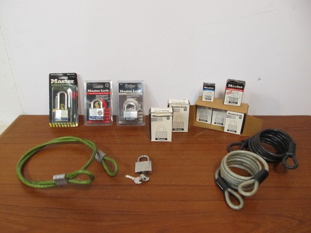 lot 78 image: Lot of BRAND NEW Padlocks wKeys