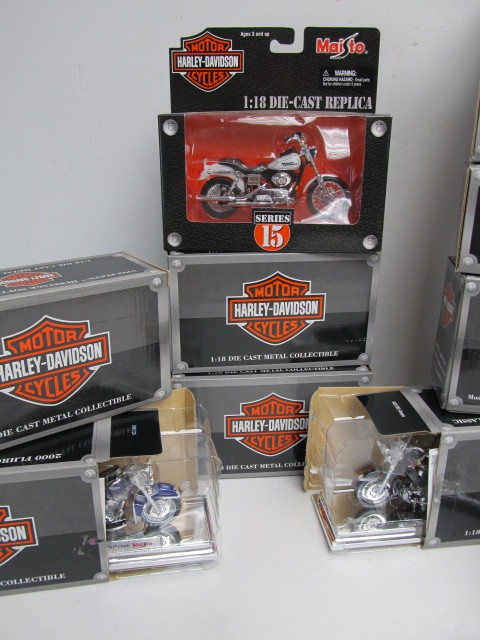 lot 127 image: Large Lot of Mint in Box HARLEY DAVIDSON Diecast Motorcycles by Maisto
