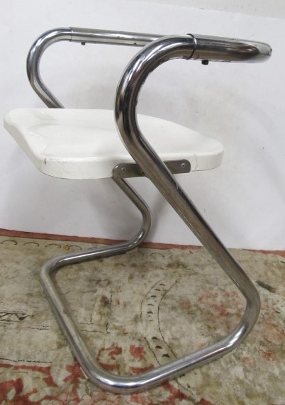 lot 212 image: Vintage Mid Century Tubular Chrome & Fiberglass Z Chair