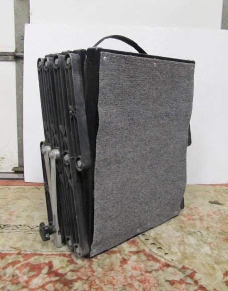 lot 214 image: Large Heavy Duty Folding Step Ramp