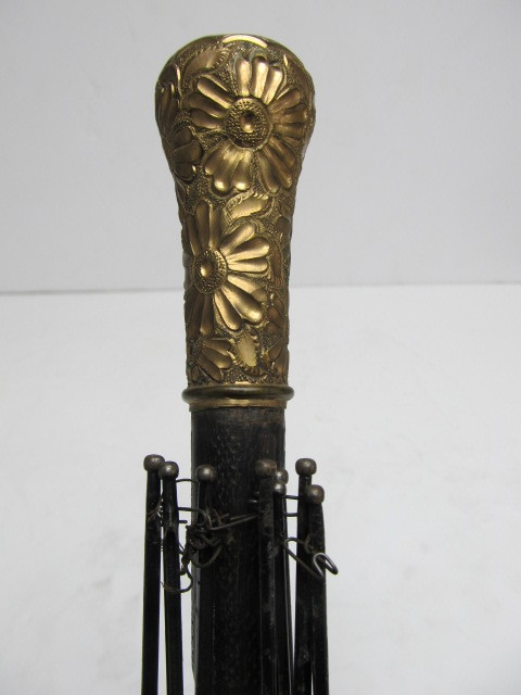 lot 238 image: Antique Gold Filled Engraved Umbrella Handle