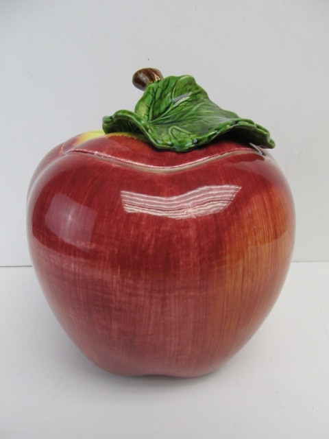 lot 245 image: Vintage 1950s Apple Ceramic Cookie Jar