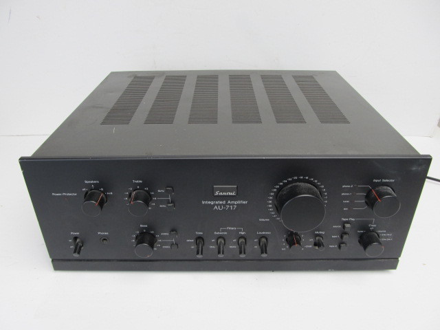 lot 10 image: Sansui AU-717 Integrated Stereo Amplifer