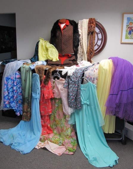lot 259 image: Nice Lot of Vintage Ladies Dresses Outfits & Accessories