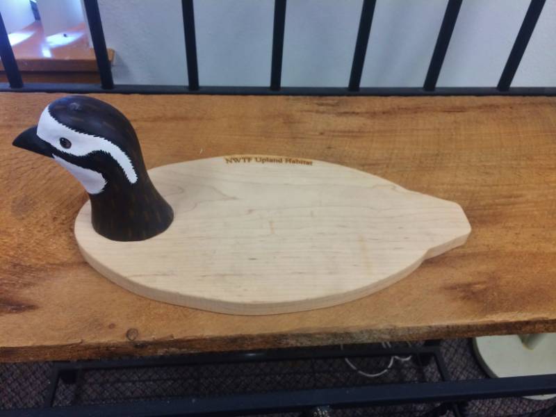 lot 68 image: Wooden Loon Decor Cutting Board
