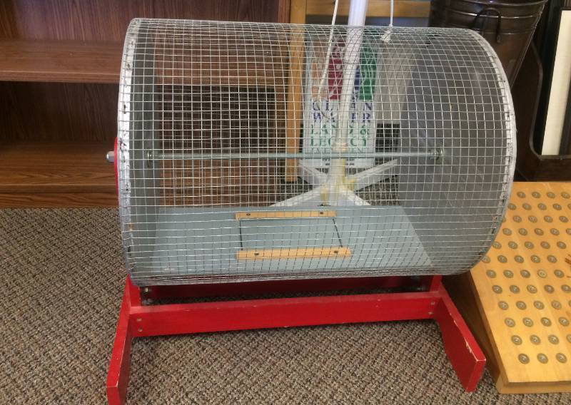 lot 39 image: Metal Lottery, Raffle, Bingo Ball Rolling Cage
