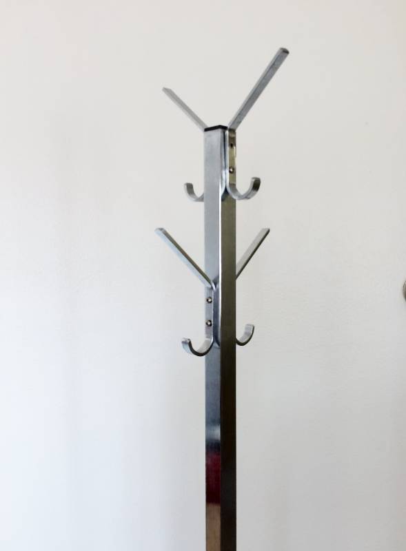 lot 37 image: Metal Chrome Coat and Hat Rack