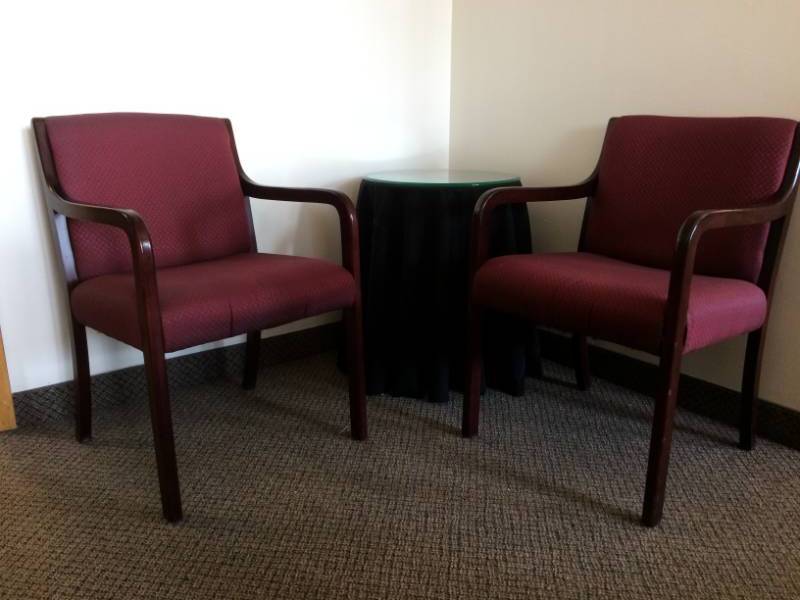 lot 14 image: Set Of Two Guest Seating Arm Chairs With Round Side Table - Nice Condition