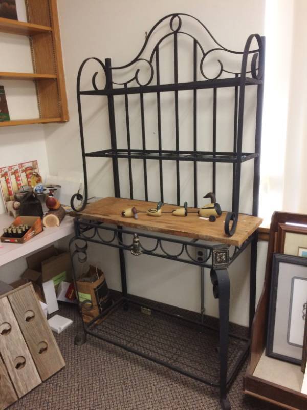 lot 56 image: Beautiful Iron & Rustic Wood Bakers Rack - Excellent Condition