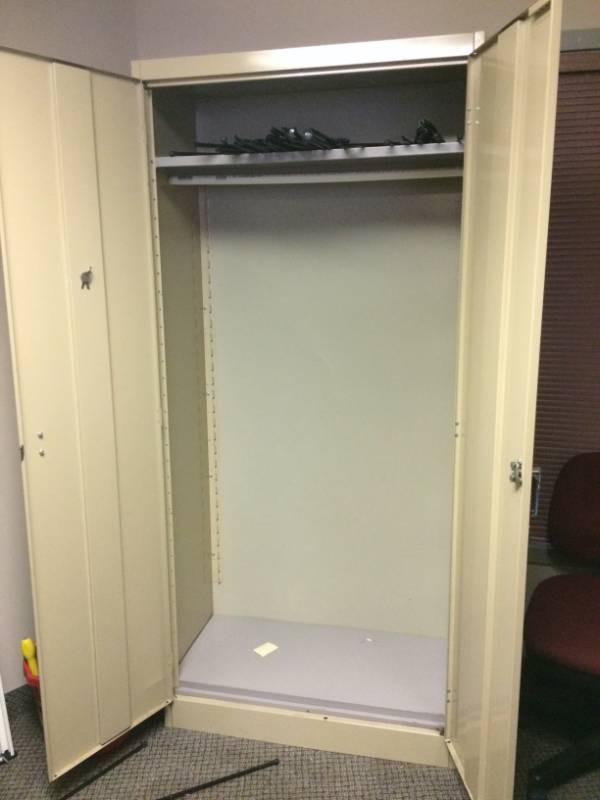 lot 62 image: Metal Storage Locker Cabinet with Keys
