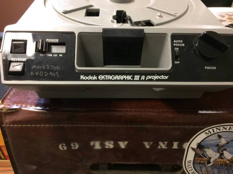 lot 71 image: Kodak Ektagraphic III A Projector With 2 Rare Carousels  Excellent Working Condition