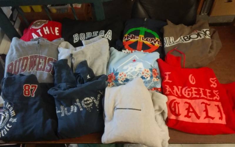 lot 3 image: 11-Assorted Hoodies Size XL