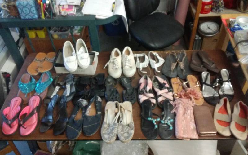 lot 22 image: Lot Of Ladies Shoes Sz 7-12, 8