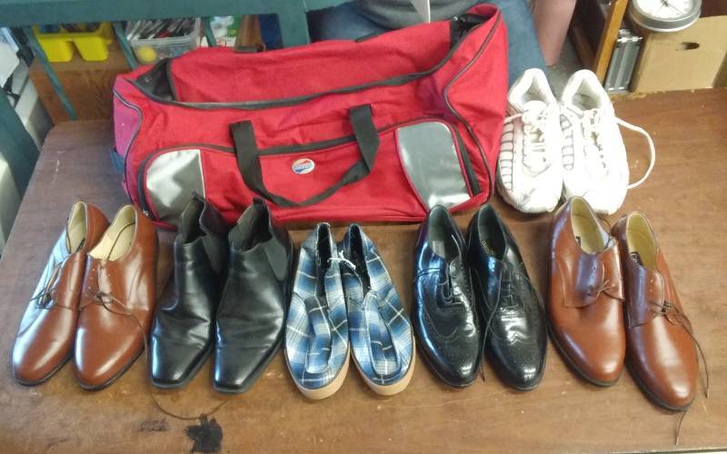 lot 21 image: Duffel Bag Of Mens Shoes Sz 11-12