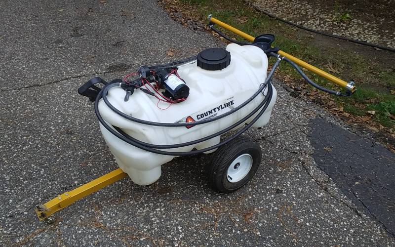 lot 3 image: County-Line Pull Behind Sprayer With Hand Wand