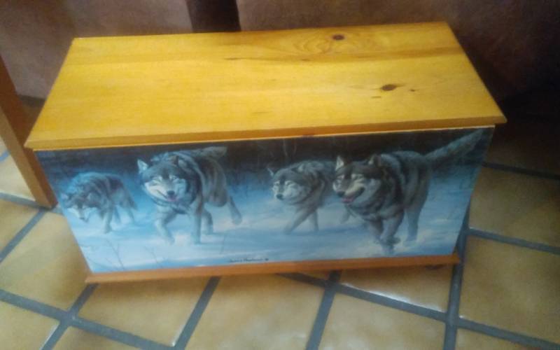 lot 18 image: Pine Chest With Hand Painted Wolf Scene By James Hautman 28x12x15