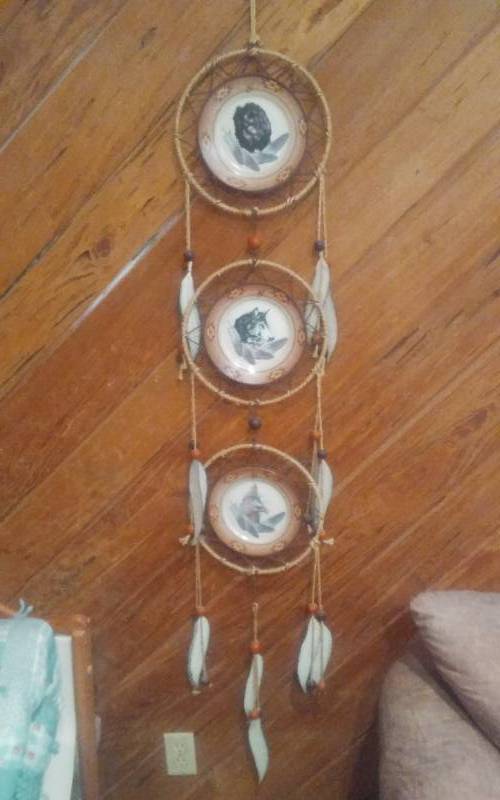 lot 21 image: 5-Ft Hanging Pottery Wall Decor (Buffalo, Wolf, Eagle)