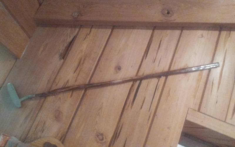 lot 26 image: Hickory Handle Putter