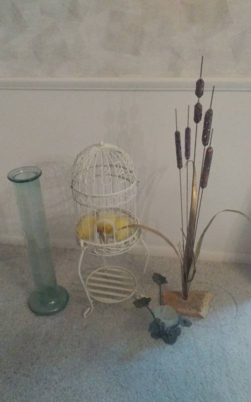lot 61 image: Lot Of Decor