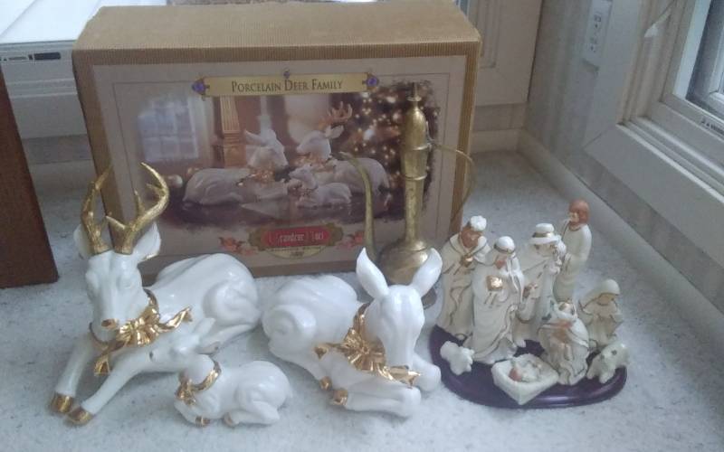 lot 72 image: Nativity, Porcelain Decor Set & Brass Pot