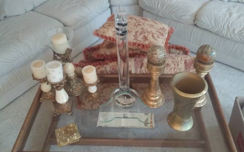 lot 77 image: Lot Of Table Accent Decor