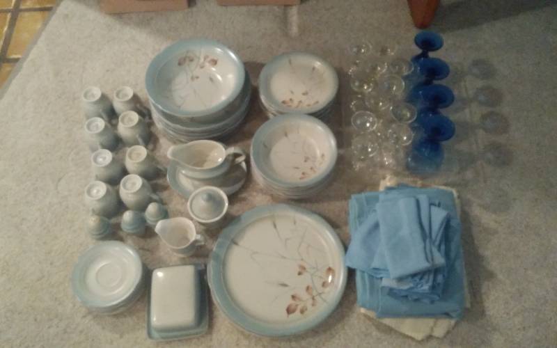 lot 95 image: Mikasa Stone Ware-Service For 8. With Serving Pieces, Goblets & Table Linens