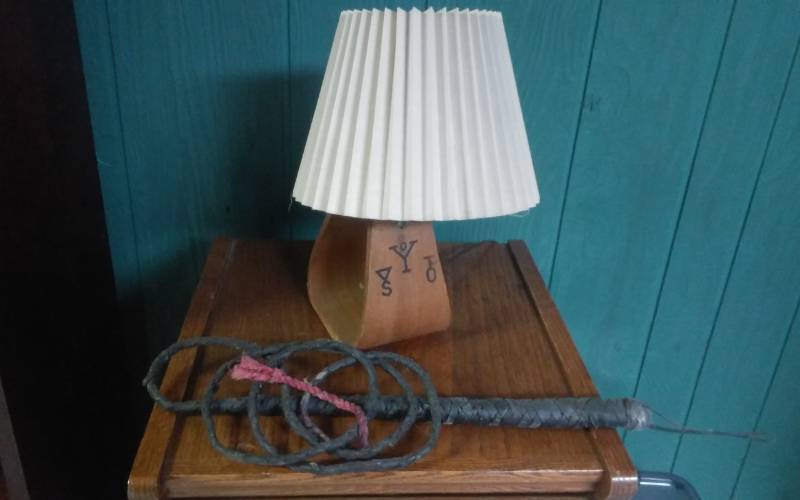 lot 124 image: Cowboy Stirrup Lamp & Whip