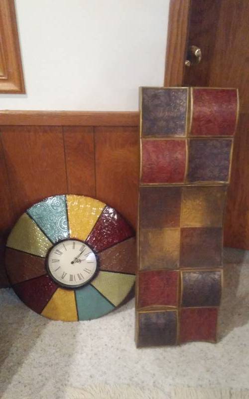 lot 150 image: Metal Wall Clock 20-Inches, Wood Dimensional Wall Decor 12x36