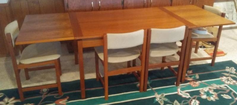 lot 151 image: Drop Leaf Table With 4-Chairs 91x34x28 (Drop Leaf Ends 20-Inches Each)