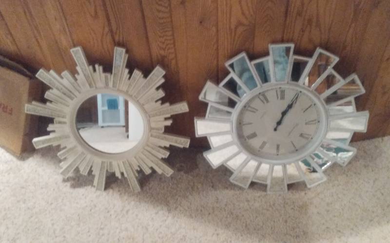 lot 161 image: Decorative Wall Clock & Mirror 23-Inch