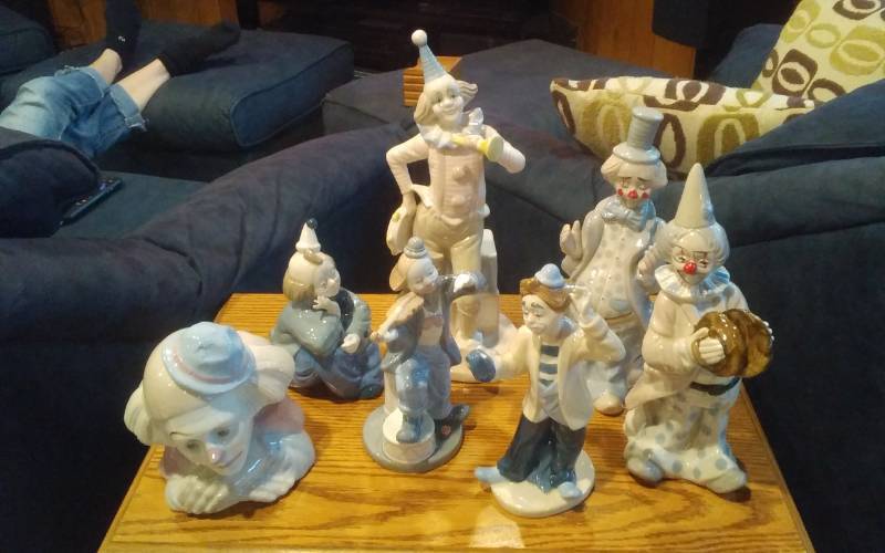 lot 174 image: Collection Of Porcelain Clowns - Cuarnevacca, Mexico