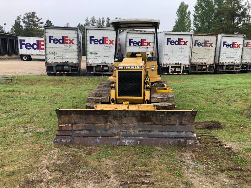 lot 2 image: Mitsubishi BD2GII Bull Dozer