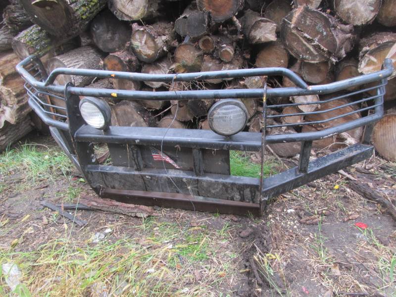 lot 2 image: brush guard