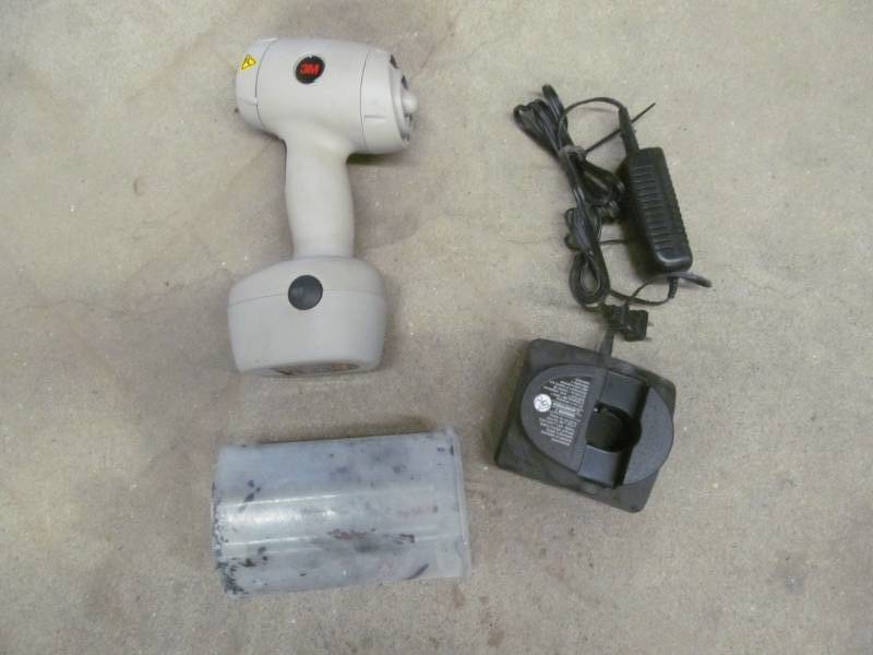 lot 12 image: 3M sun gun