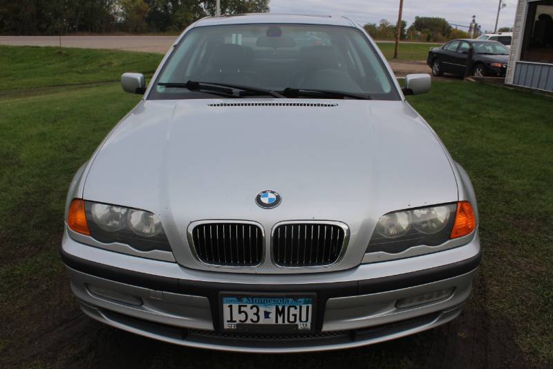 lot 4275 image: 2000 BMW 3 Series 328i