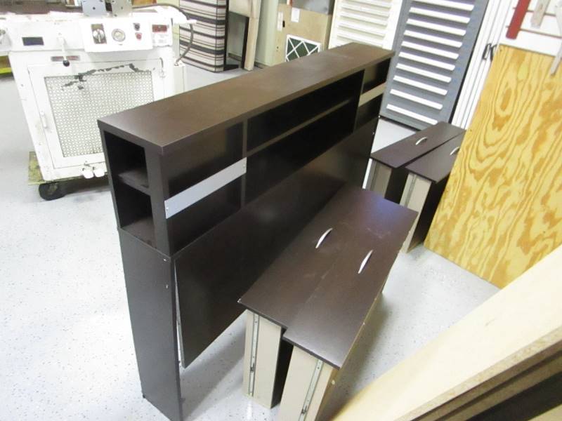 lot 73 image: Full Size Bed & Mattress