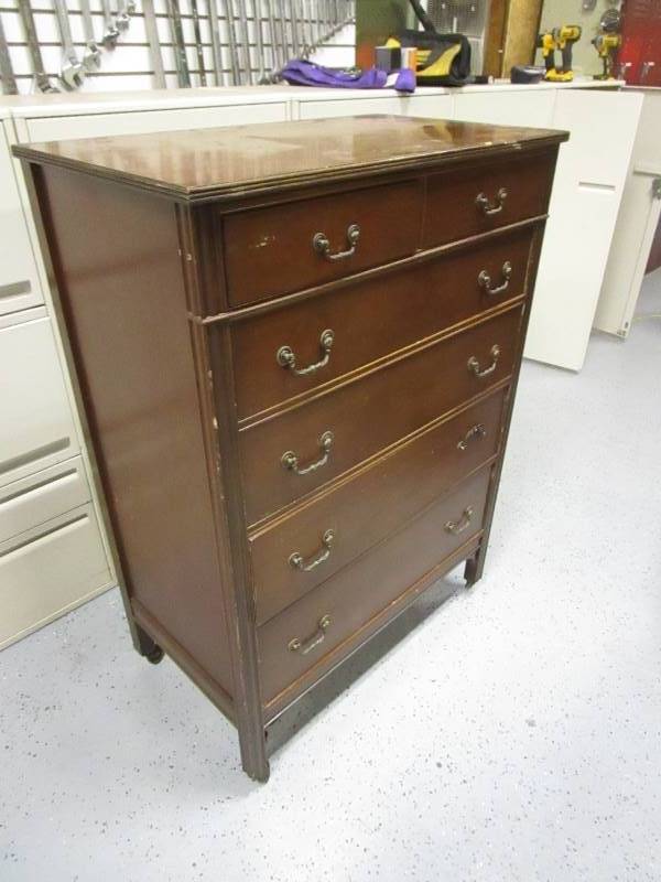 lot 70 image: Vintage Dresser